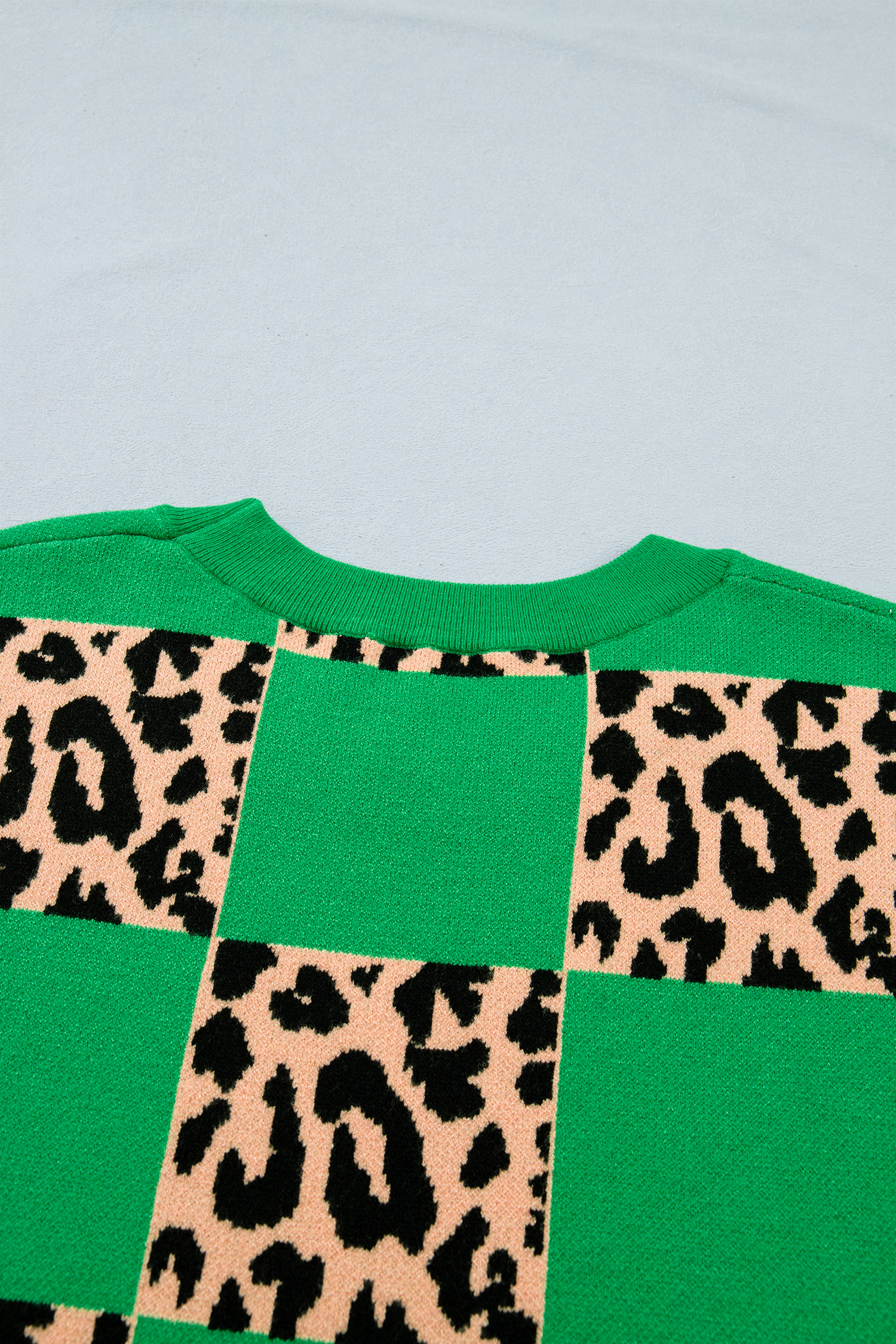Plus Size Green  Leopard Contrasted Checkered Short Sleeve Sweater