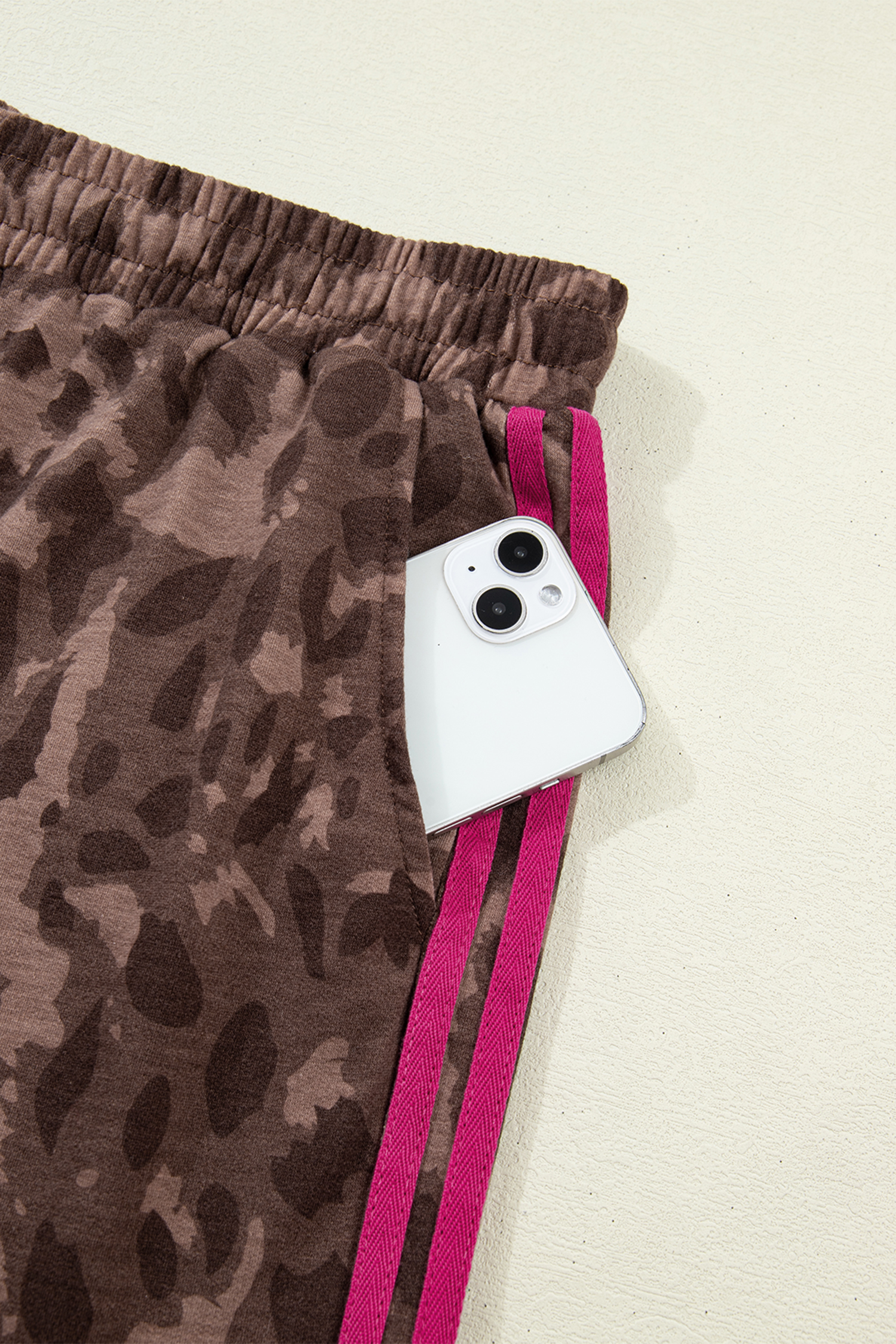 Plus Size Brown Retro Leopard Print Contrast Varsity Stripe Trim  2pcs Short Set