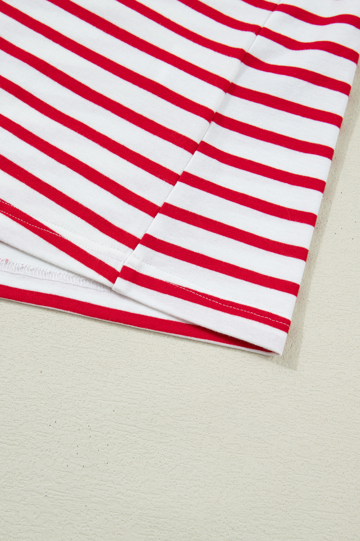 Plus Size Red Stripe  Scalloped Trim Round Neck Short Sleeve Top
