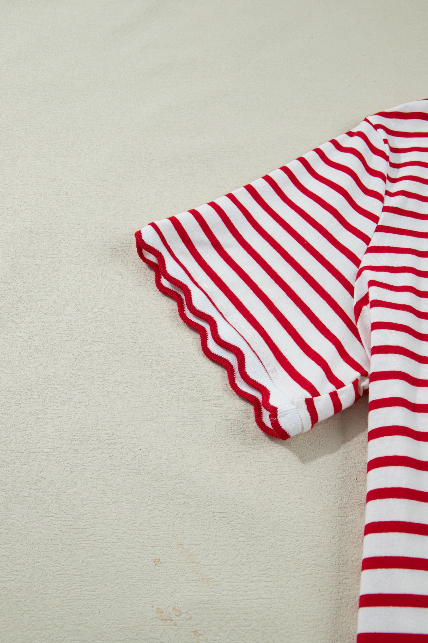 Plus Size Red Stripe  Scalloped Trim Round Neck Short Sleeve Top