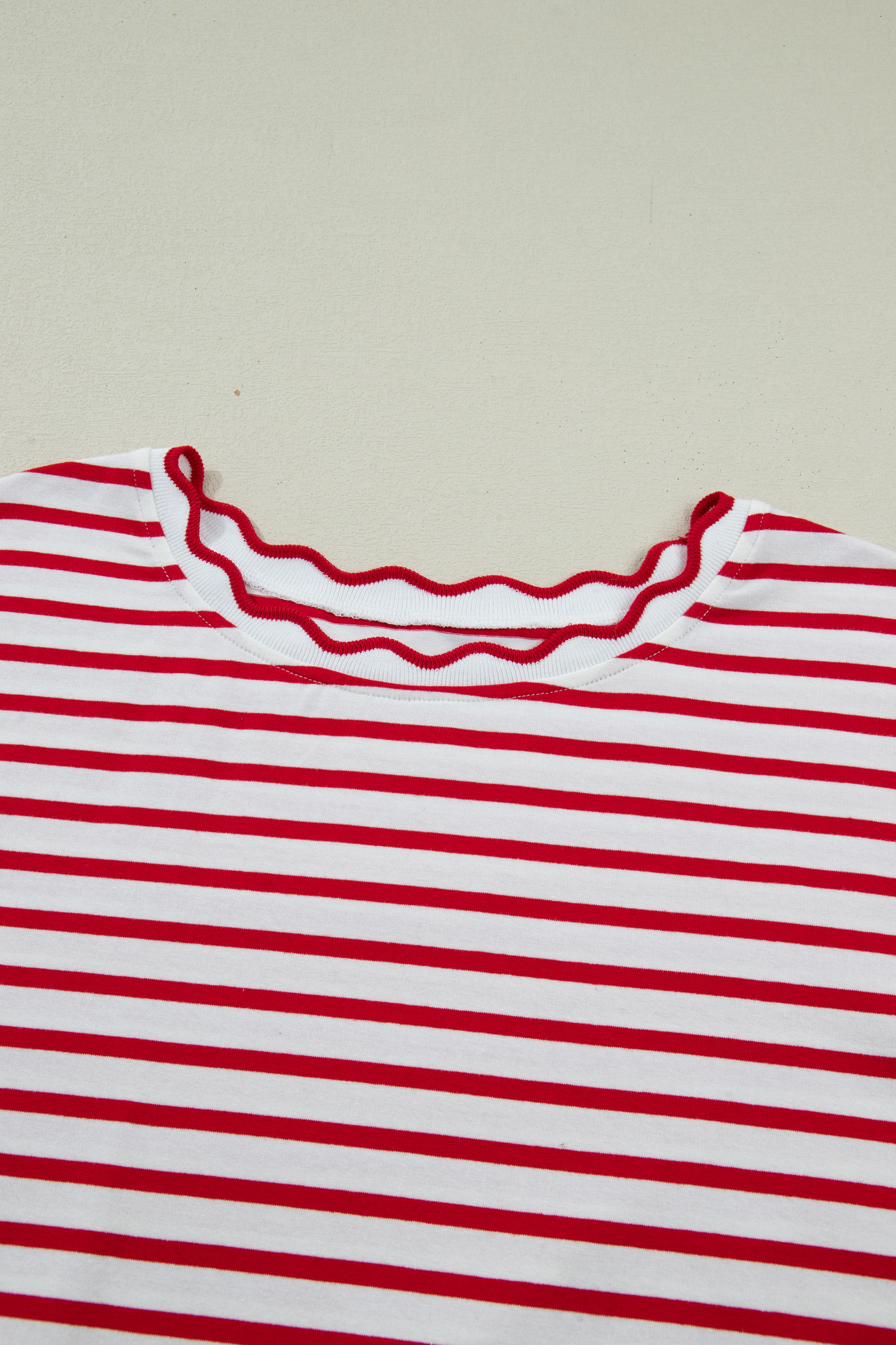 Plus Size Red Stripe  Scalloped Trim Round Neck Short Sleeve Top