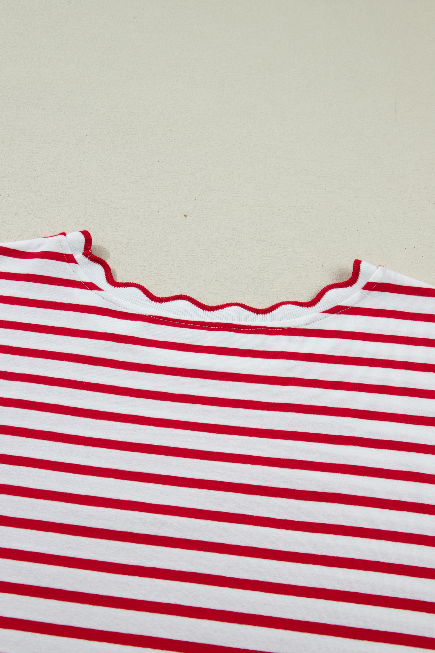 Plus Size Red Stripe  Scalloped Trim Round Neck Short Sleeve Top