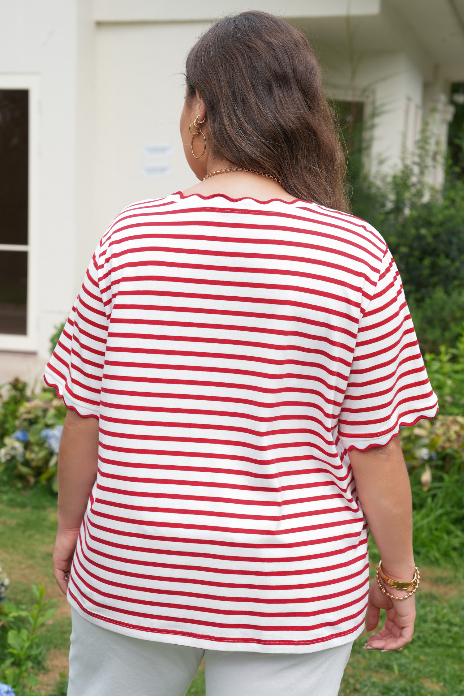 Plus Size Red Stripe  Scalloped Trim Round Neck Short Sleeve Top
