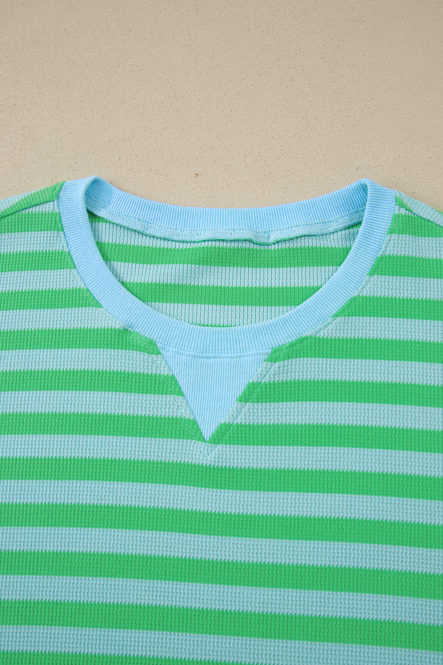 Plus Size Green Stripe  Colorblock Detail Puff Sleeve Top Drawstring Shorts 2pcs Outfit