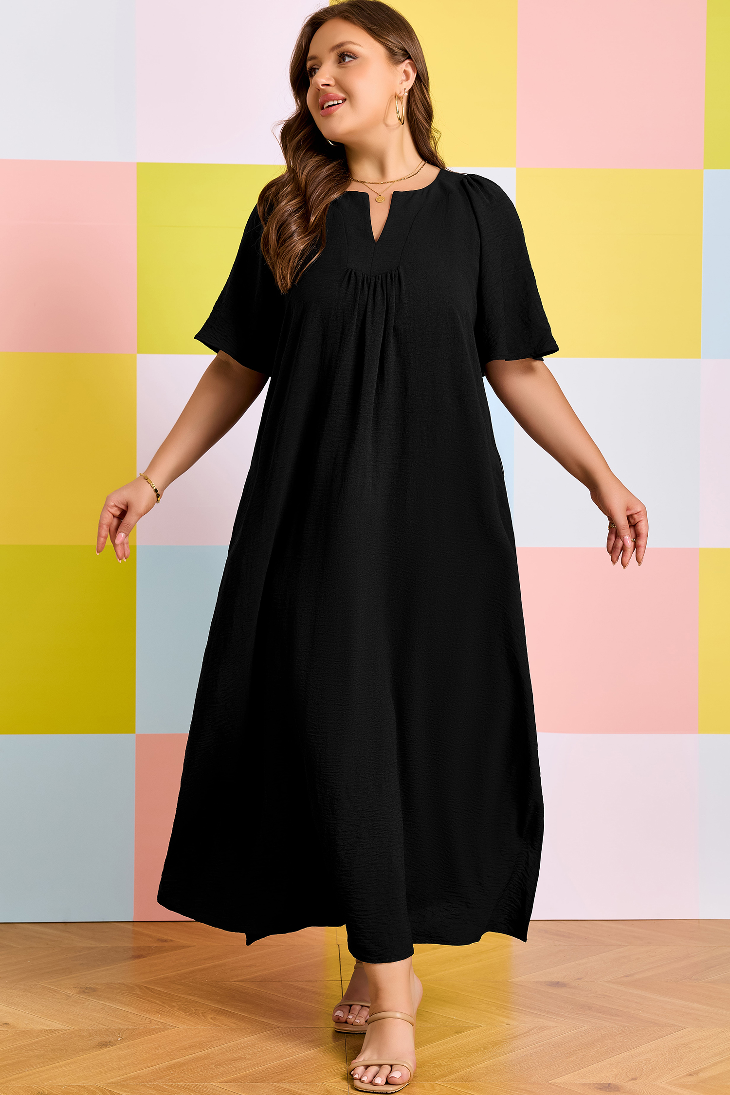 Plus Size Black  Solid Color Notched Neck Short Sleeve Loose Dress