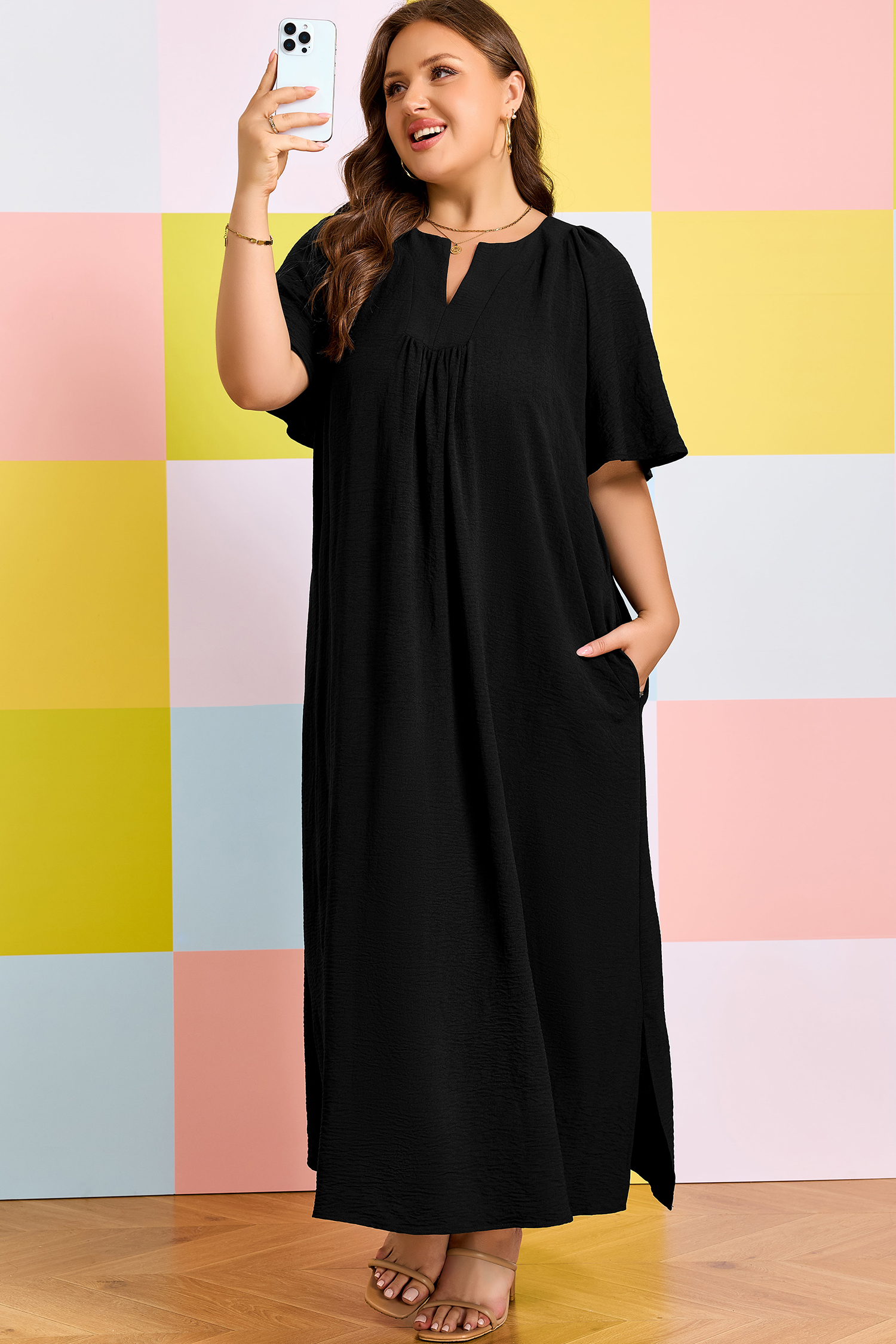 Plus Size Black  Solid Color Notched Neck Short Sleeve Loose Dress