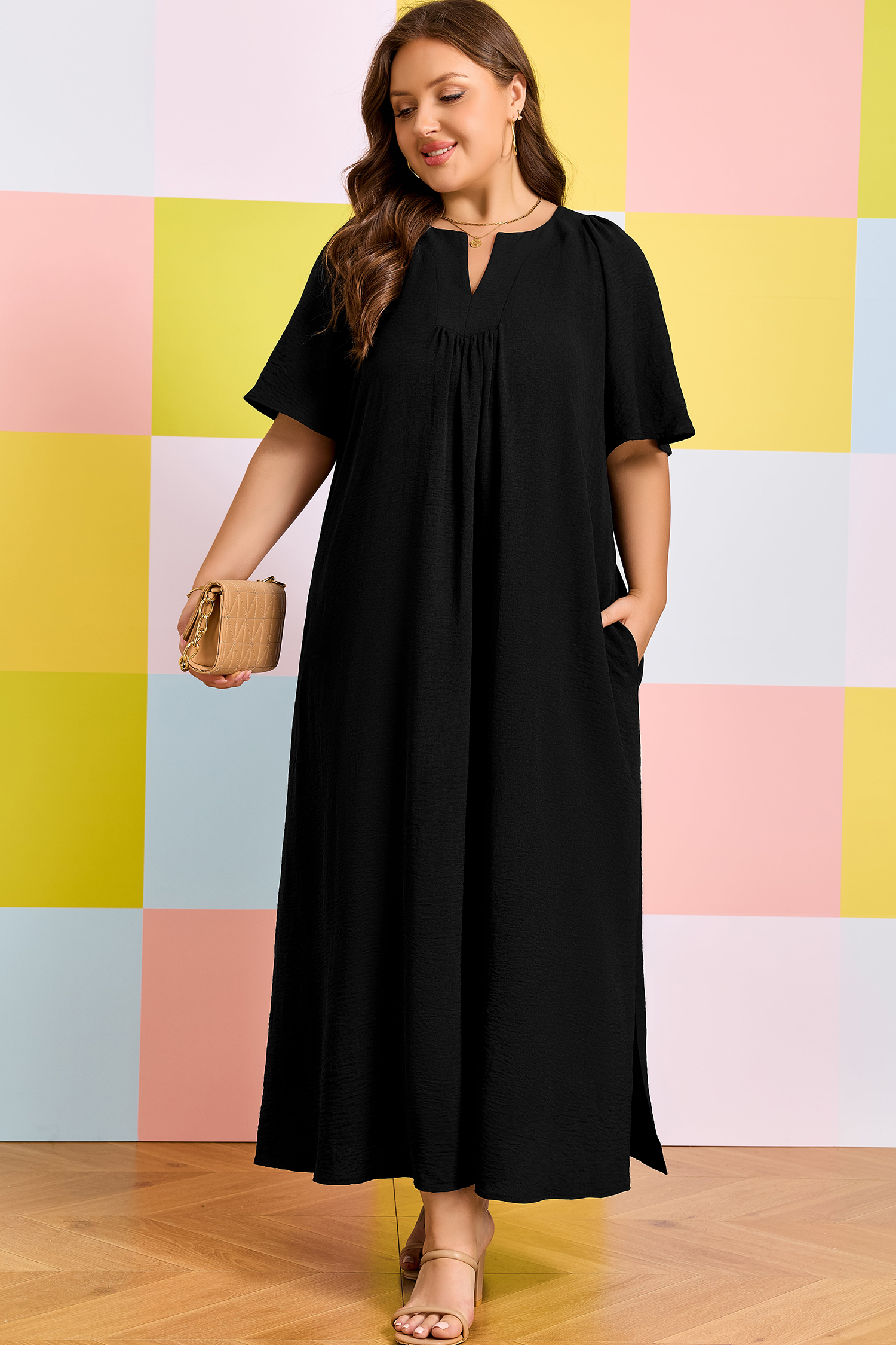 Plus Size Black  Solid Color Notched Neck Short Sleeve Loose Dress