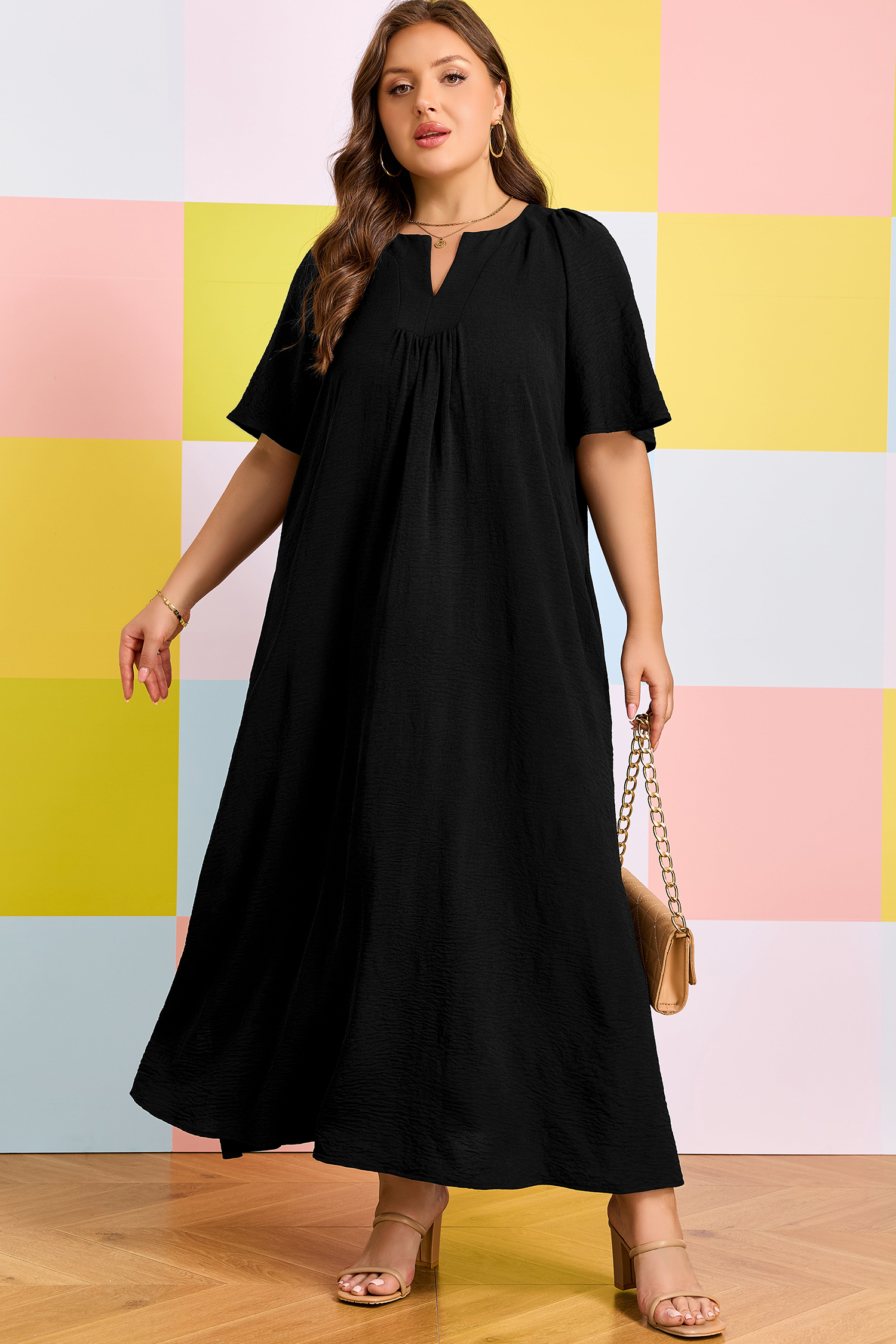 Plus Size Black  Solid Color Notched Neck Short Sleeve Loose Dress