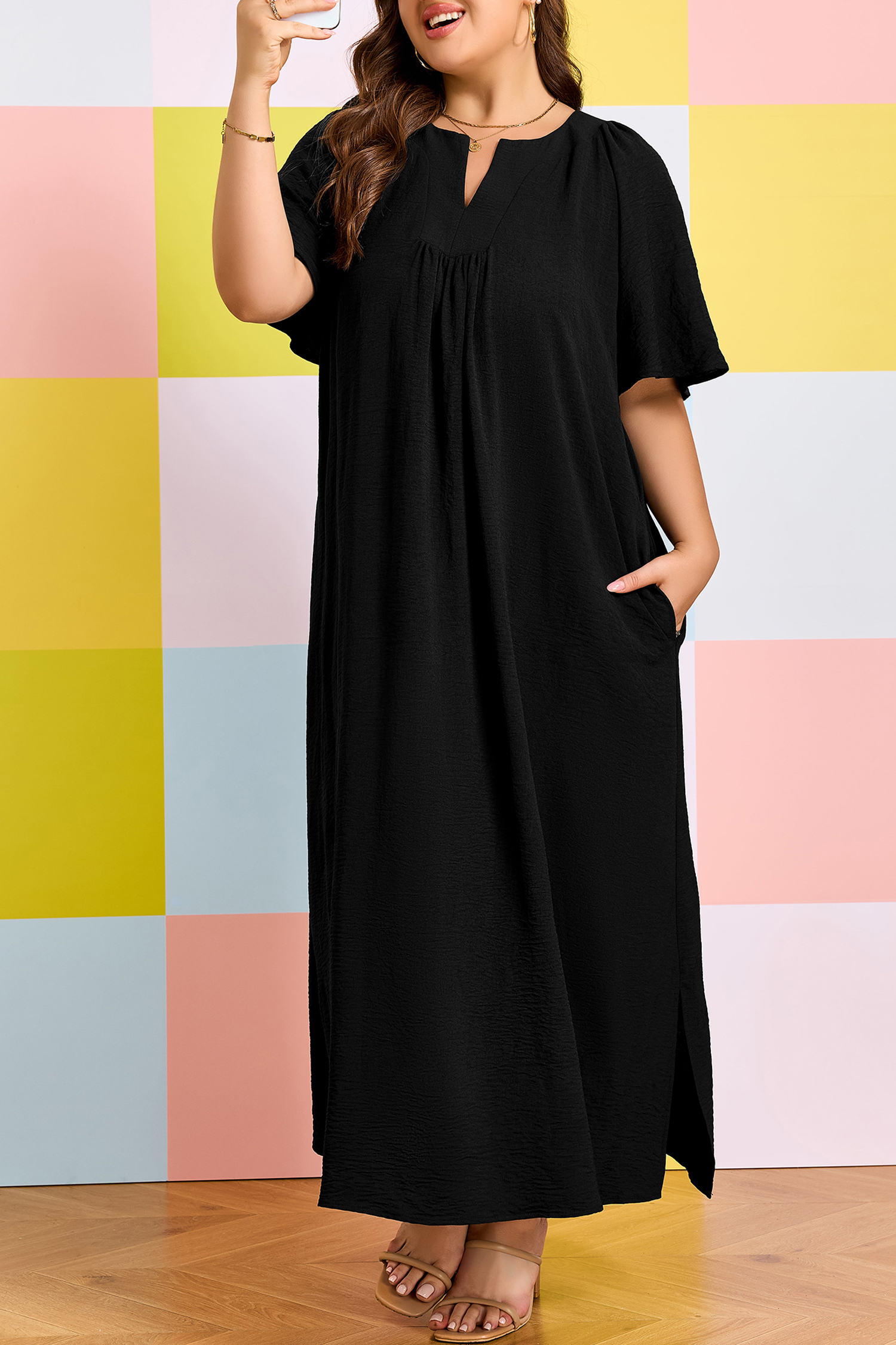 Plus Size Black  Solid Color Notched Neck Short Sleeve Loose Dress