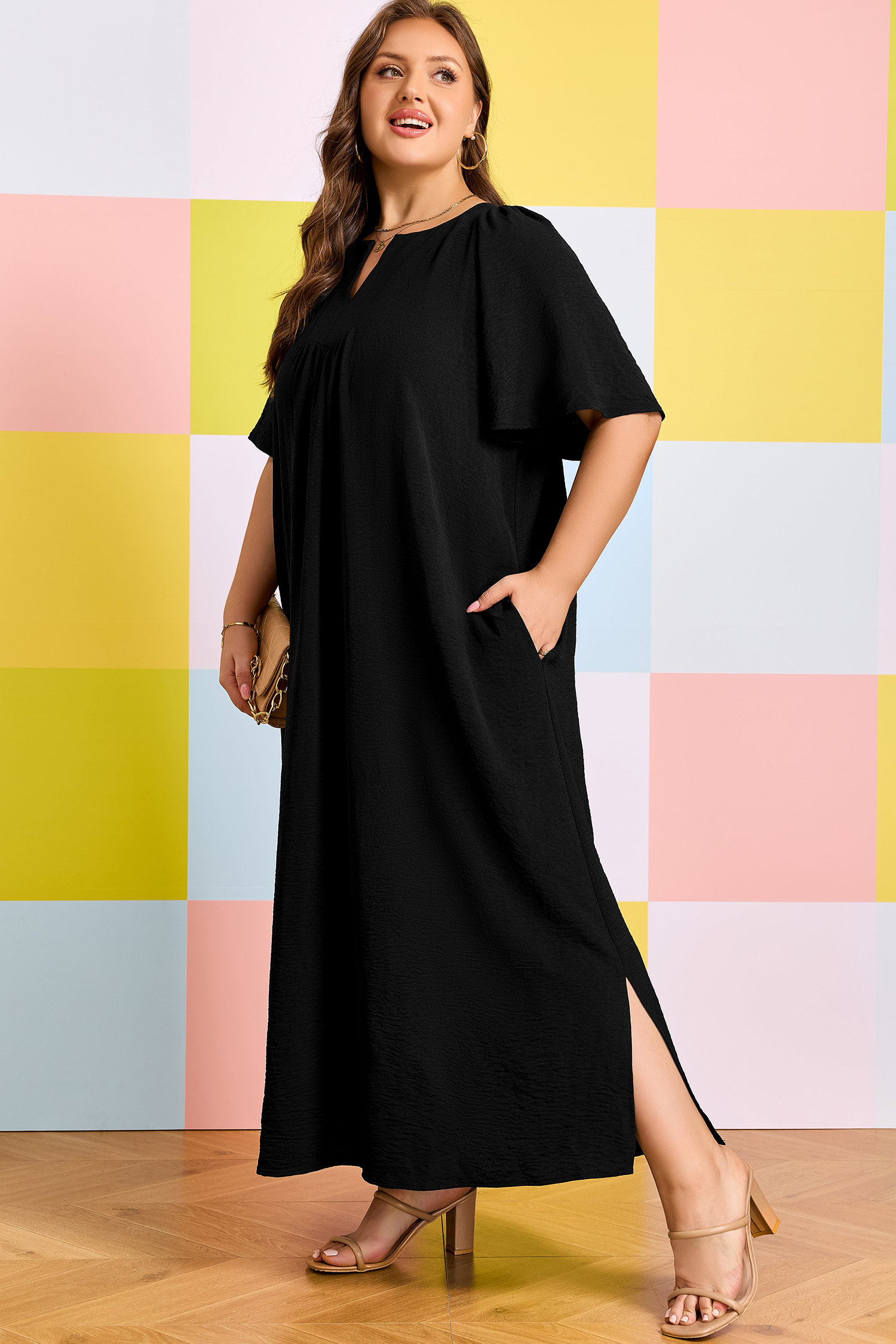 Plus Size Black  Solid Color Notched Neck Short Sleeve Loose Dress