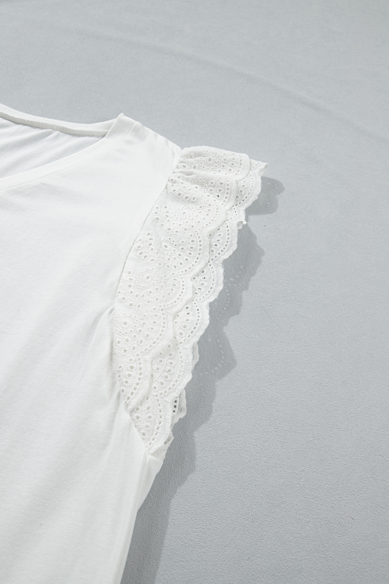 Plus Size White Eyelet Crochet Splicing Short Sleeve  Tee