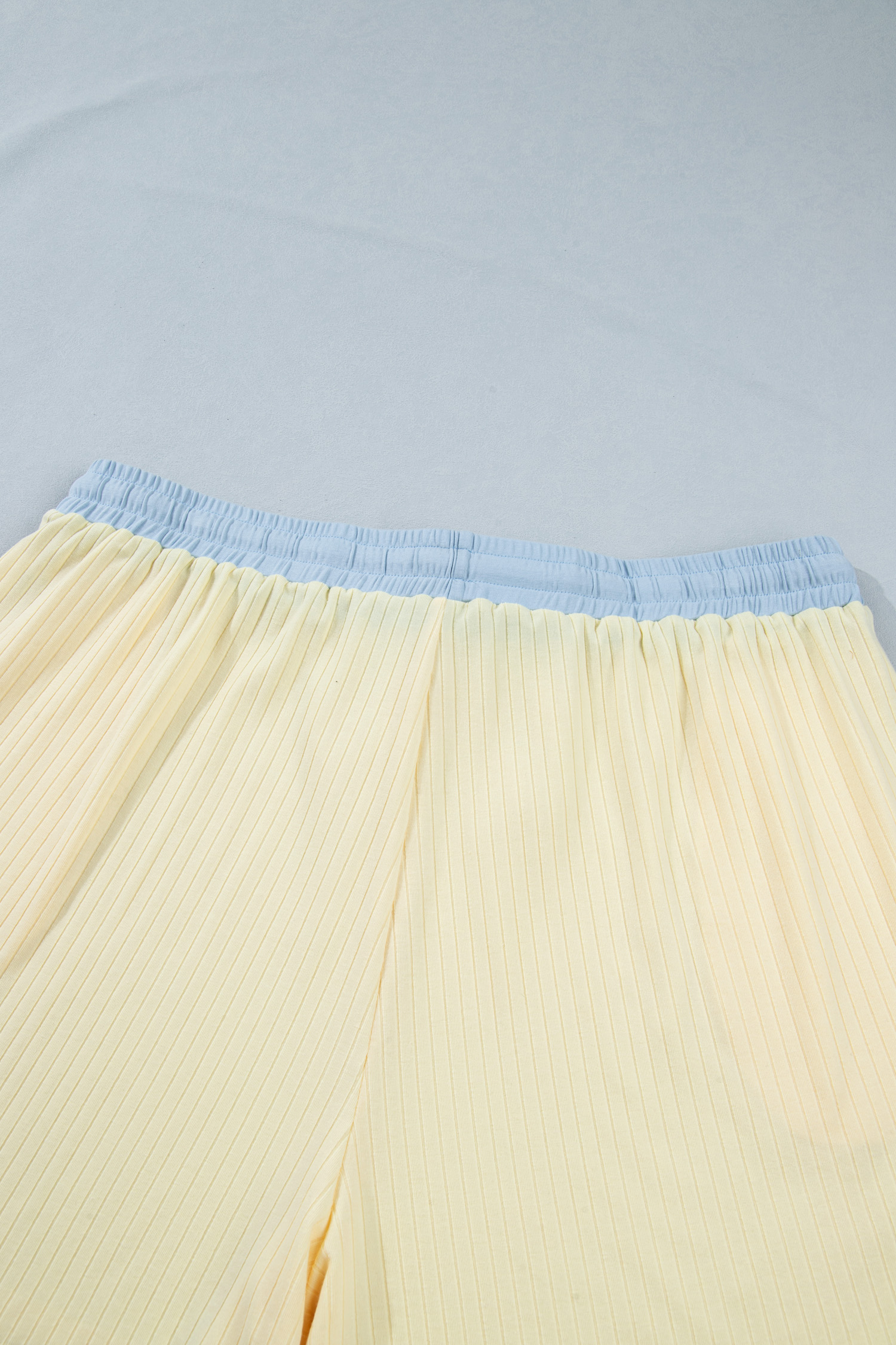Plus Size Yellow Cream  Ribbed Color Block Trim Drawstring Shorts 2pcs Set