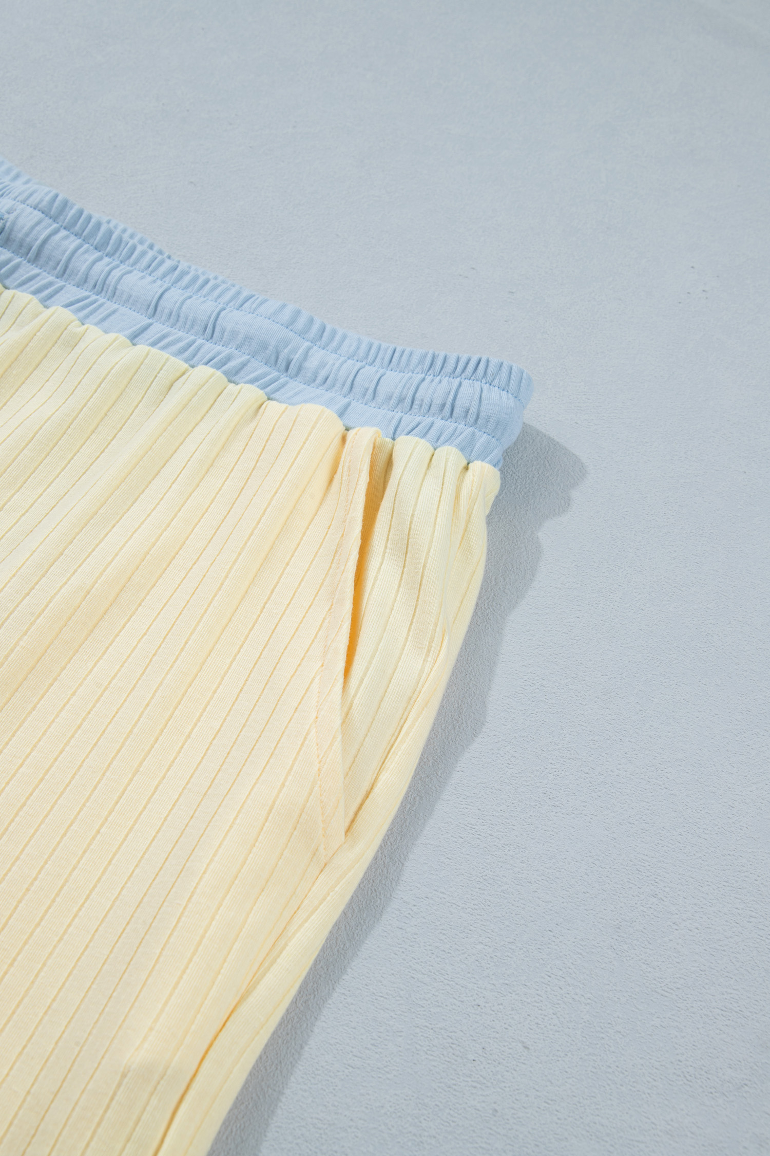 Plus Size Yellow Cream  Ribbed Color Block Trim Drawstring Shorts 2pcs Set