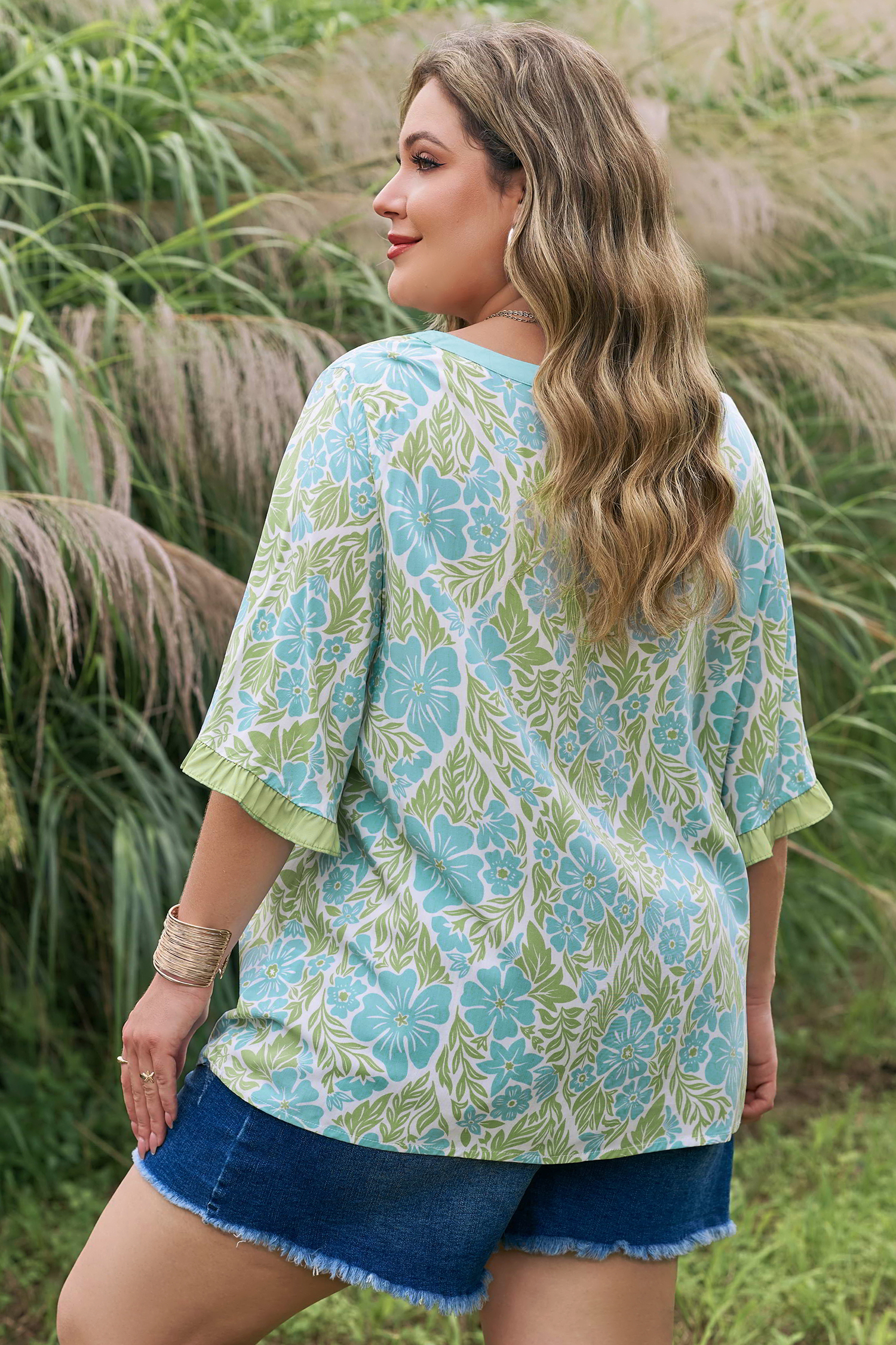 Plus Size Sky Blue  Floral Print Frilled Color Block Trim Short Sleeve Blouse