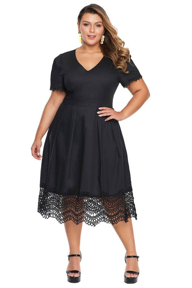 Lace Hemline Pleated Plus Size Dress