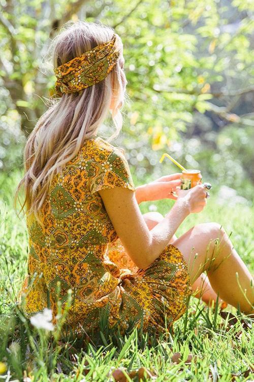 Vintage V-Neck Print Mini Dress