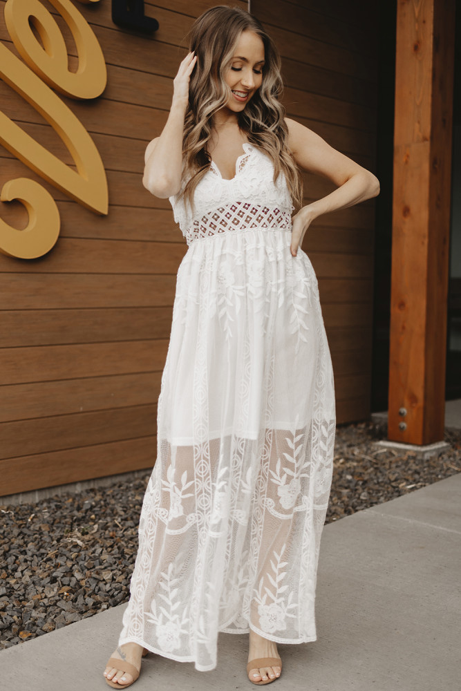 Women's Sleeveless Lace Mesh White Maxi Dress