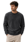 Black pullover hoodie